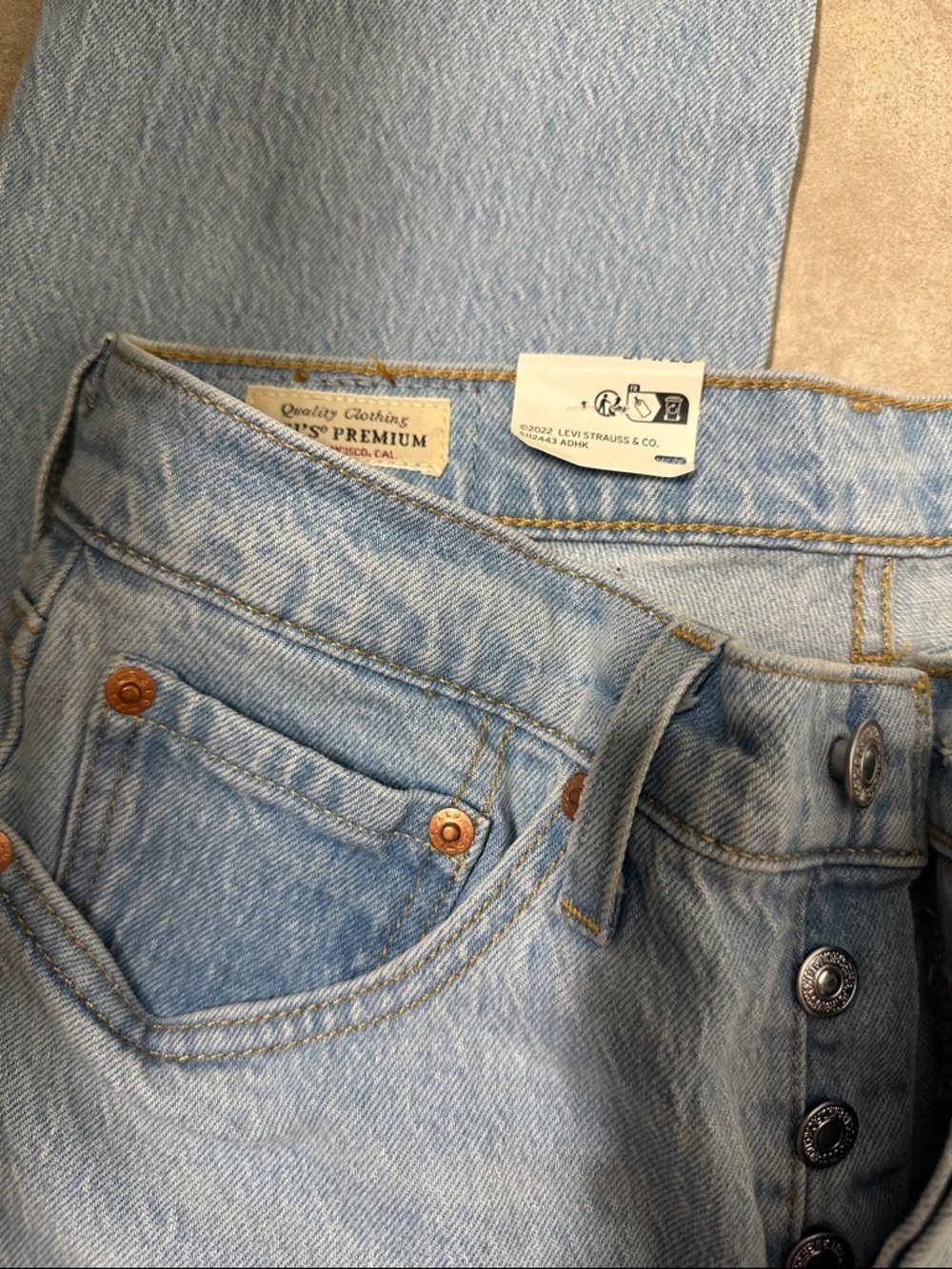 Levi's light blue button-fly 501 original jeans - Picture 2 of 4